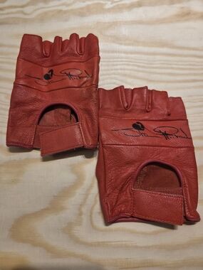 Vintage 90s WWF Shawn Michaels Red Signature Gloves (Large)